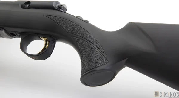 T-Bolt Composite Sporter: close da empunhadura texturizada e gatilho
