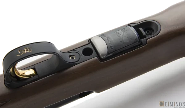 T-Bolt Target/Varmint: vista por baixo: guarda-mato com Buck Mark e carregador
